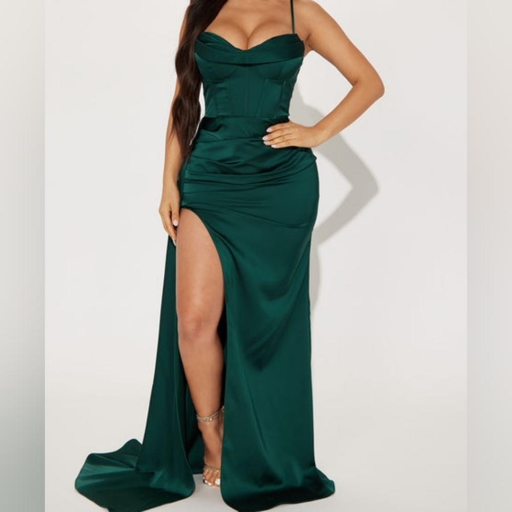 NWT Elegant Green Evening Gown